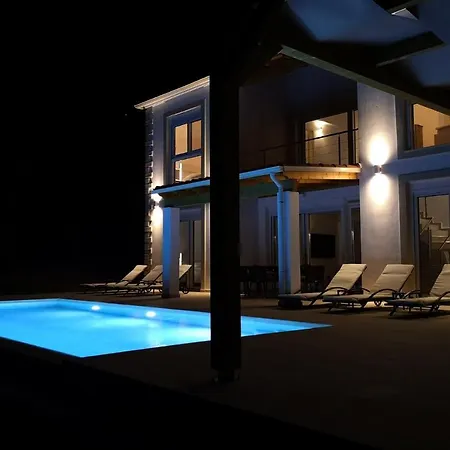 Villa Sunset Sea View 8 *